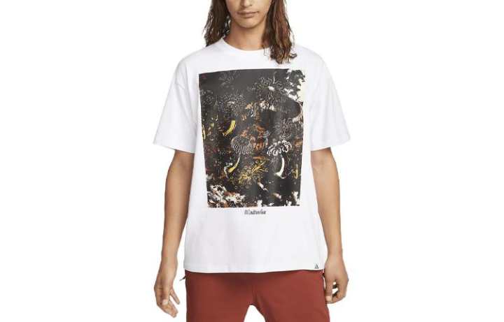 Nike Nike T Shirts Men's White Crew Neck Moderate Straight Fit