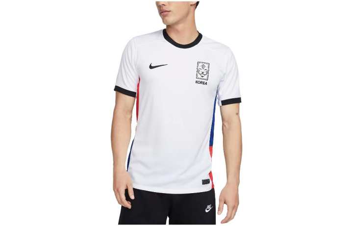Nike Nike T Shirts Men's White Crew Neck Moderate Straight Fit