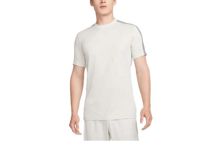 Nike Nike T Shirts Men's Ivory Crew Neck Moderate Straight Fit