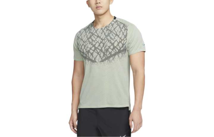 Nike Nike T Shirts Men's Ghost Green Crew Neck Moderate Straight Fit