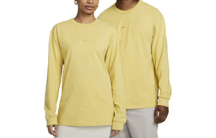 Nike Nike T Shirts Unisex Yellow Crew Neck Moderate Straight Fit