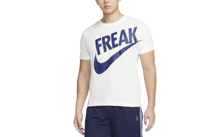 Nike Nike T Shirts Men's White Crew Neck Moderate Straight Fit
