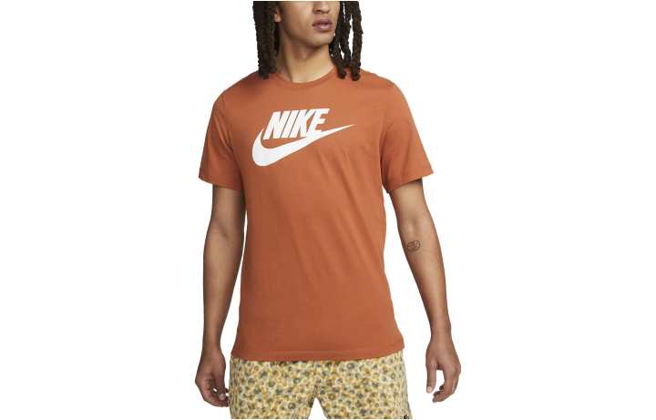 Nike Nike T Shirts Men's Saffron Crew Neck Moderate Straight Fit