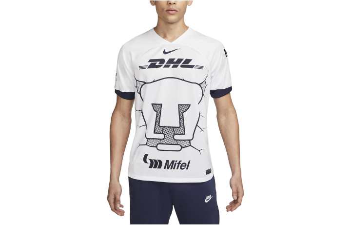 Nike Nike T Shirts Men's White Crew Neck Moderate Straight Fit