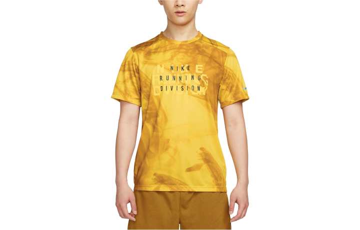 Nike Nike T Shirts Men's Bright Sulfur Yellow Crew Neck Moderate