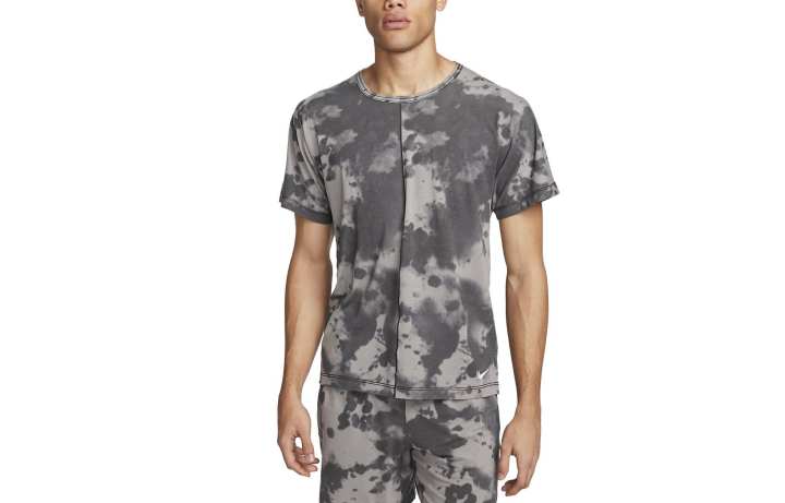 Nike Nike Dri-FIT Men's Allover Print Short-Sleeve Yoga Top