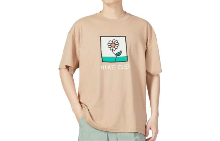Nike Nike T Shirts Men's Khaki Crew Neck Moderate Straight Fit