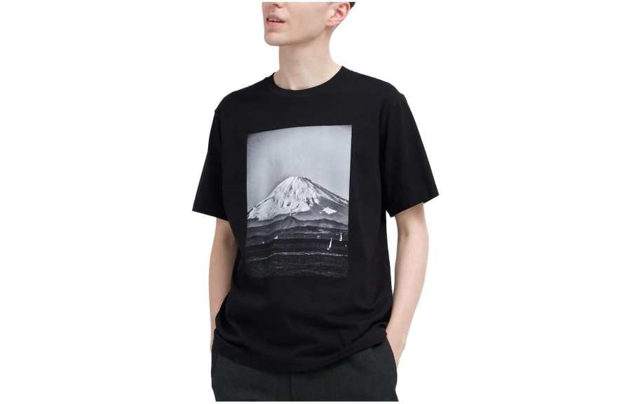 UNIQLO T Shirts Unisex Black Crew Neck Moderate Straight Fit