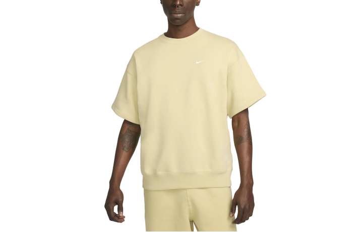 Nike Nike T Shirts Men's Yellow Crew Neck Moderate Straight Fit