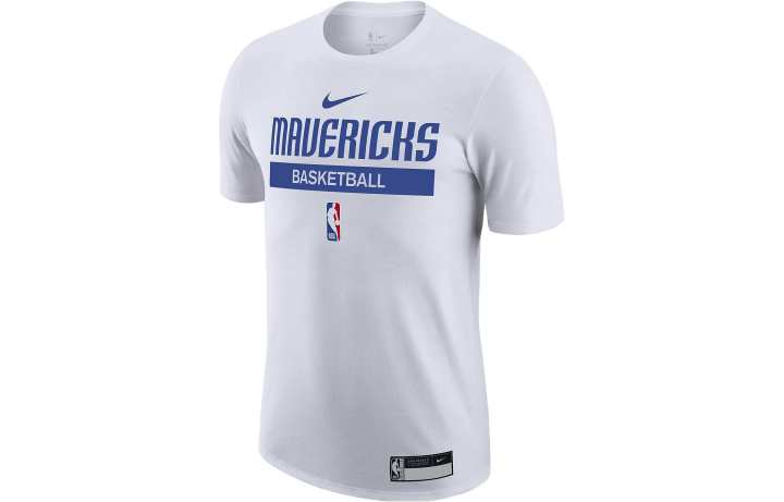 Nike Nike T Shirts Men's White Crew Neck Moderate Straight Fit