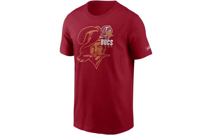 Nike Nike T Shirts Men's Red Crew Neck Moderate Straight Fit