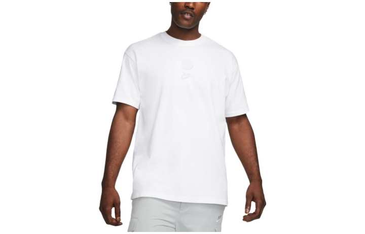 Nike Nike T Shirts Men's White Crew Neck Moderate Straight Fit