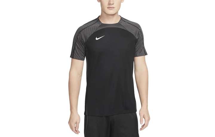 Nike Nike T Shirts Men's Black Crew Neck Moderate Straight Fit