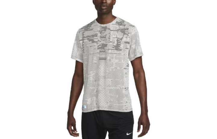 Nike Nike T Shirts Men's White Crew Neck Moderate Straight Fit
