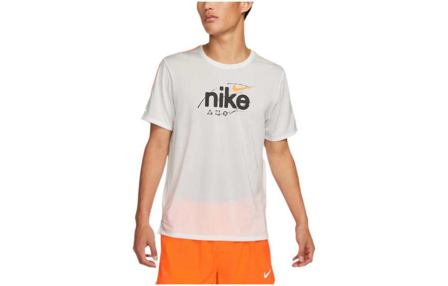 Nike Nike T Shirts Men's Mountain Peak White Crew Neck Moderate Straight Fit
