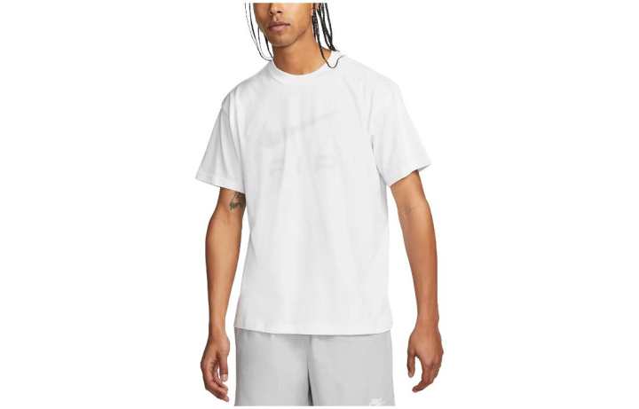 Nike Nike T Shirts Men's White Crew Neck Moderate Straight Fit