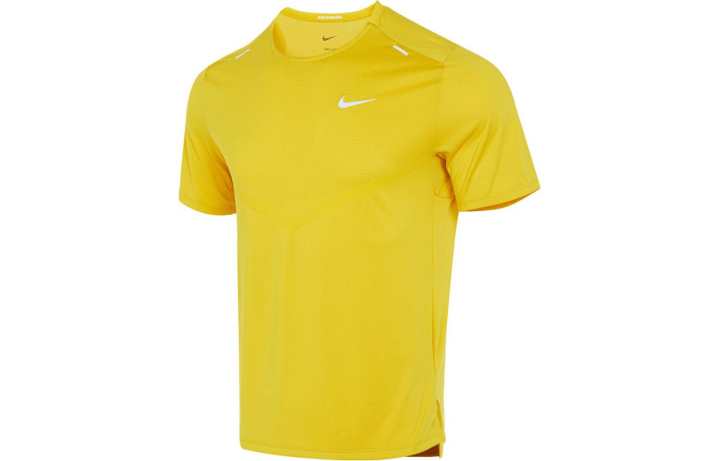 Nike Nike T Shirts Men's Yellow Crew Neck Moderate Straight Fit
