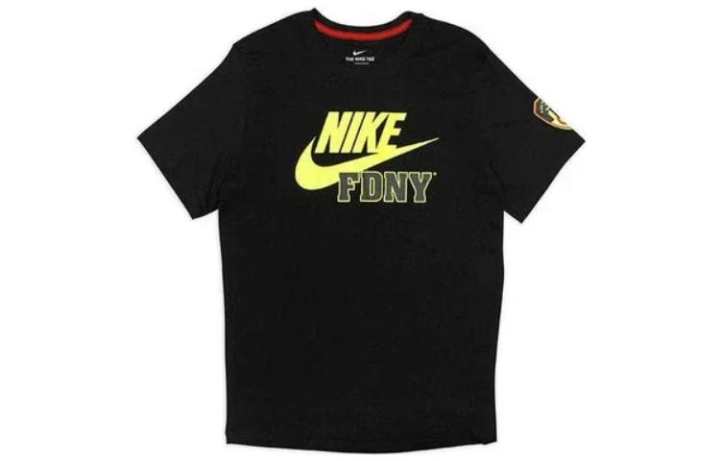 Nike Nike T Shirts Men's Black Crew Neck Moderate Straight Fit