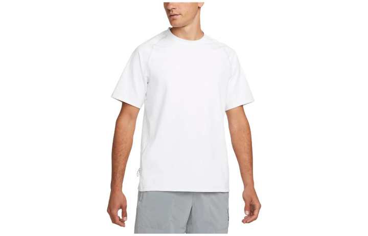 Nike Nike T Shirts Men's White Crew Neck Moderate Straight Fit