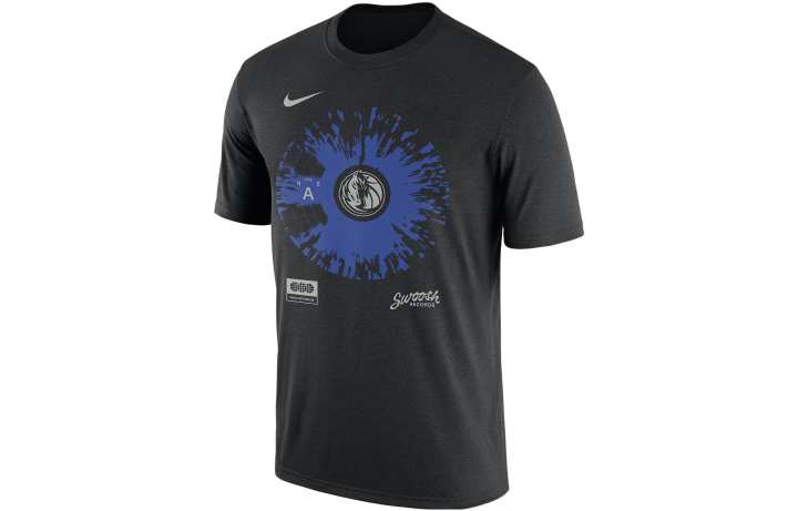 Nike Nike T Shirts Men's Black Crew Neck Moderate Straight Fit