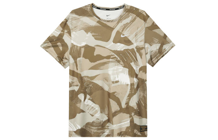 Nike Nike T Shirts Men's Rush Umber Crew Neck Moderate Straight Fit