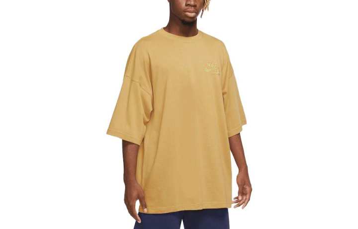 Nike Nike T Shirts Men's Wheat Gold Crew Neck Moderate Straight Fit