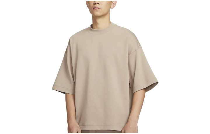 Nike Nike T Shirts Men's Khaki Crew Neck Moderate Straight Fit