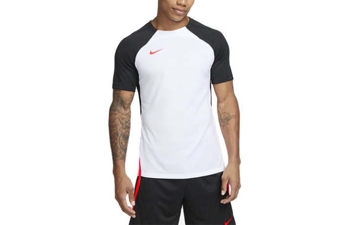 Nike Nike T Shirts Men's Black/White Crew Neck Moderate Straight Fit