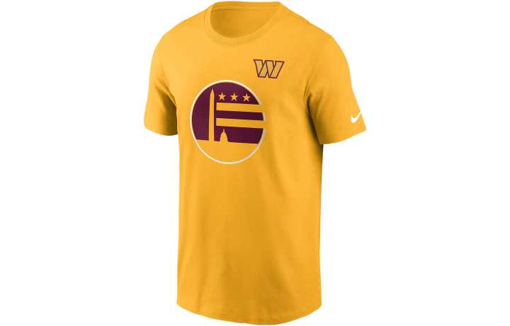 Nike Nike T Shirts Men's Yellow Crew Neck Moderate Straight Fit
