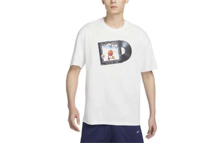 Nike Nike T Shirts Men's White Crew Neck Moderate Straight Fit