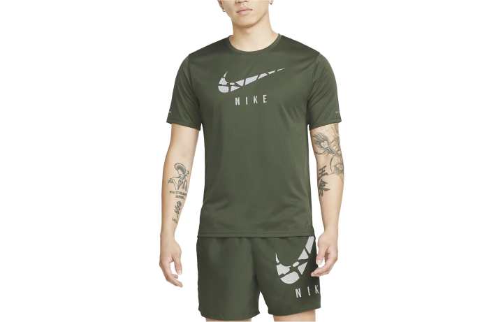 Nike Nike T Shirts Men's Workwear Khaki Crew Neck Moderate Straight Fit