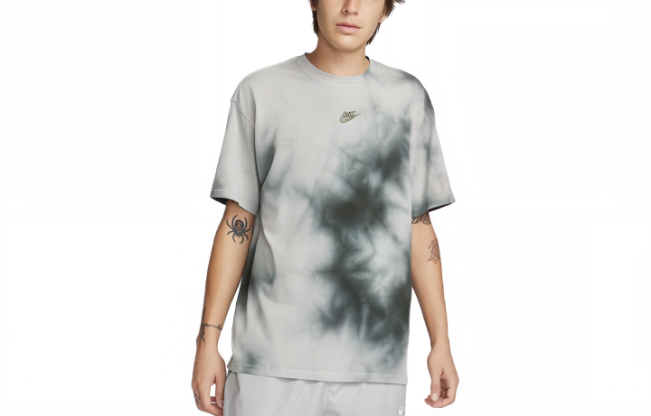 Nike Nike T Shirts Men's Olive Crew Neck Moderate Straight Fit