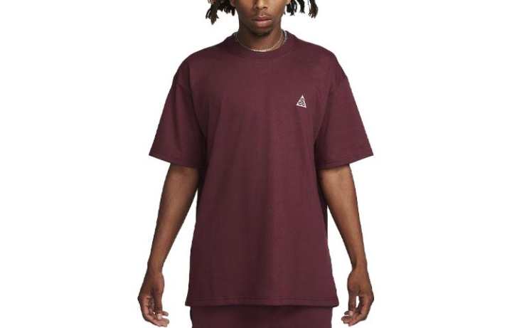 Nike Nike T Shirts Men's Burgundy Crew Neck Moderate Straight Fit
