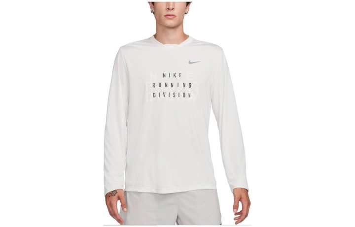 Nike Nike T Shirts Men's White Crew Neck Moderate Straight Fit