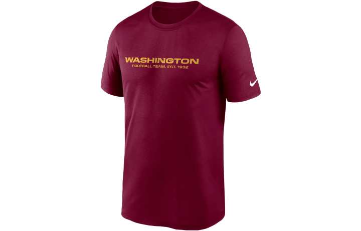 Nike Nike T Shirts Men's Burgundy Crew Neck Moderate Straight Fit