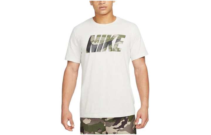 Nike Nike T Shirts Men's White Crew Neck Moderate Straight Fit