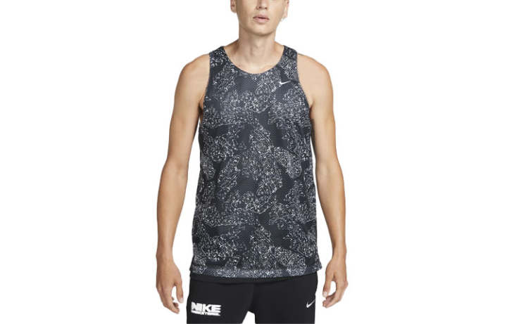 Nike Nike T Shirts Men's Black Crew Neck Moderate Straight Fit