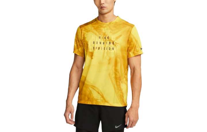 Nike Nike DriFIT Run Division Rise 365 T Shirt Men's Yellow
