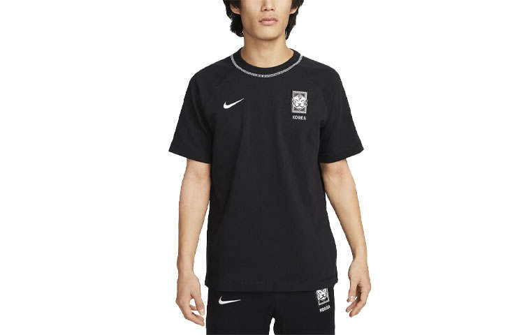 Nike Nike T Shirts Men's Black Crew Neck Moderate Straight Fit
