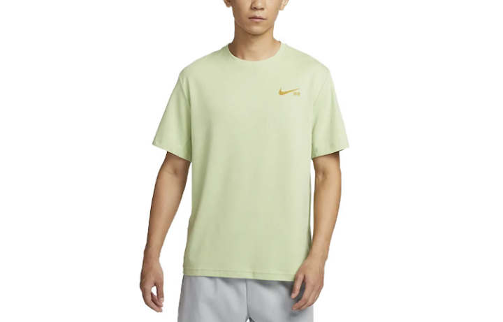 Nike Nike T Shirts Men's Green Crew Neck Moderate Straight Fit
