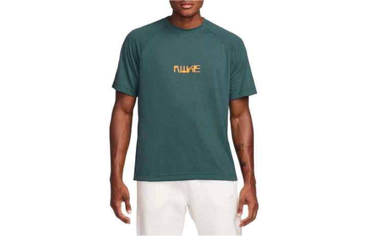Nike Nike T Shirts Men's Green Crew Neck Moderate Straight Fit