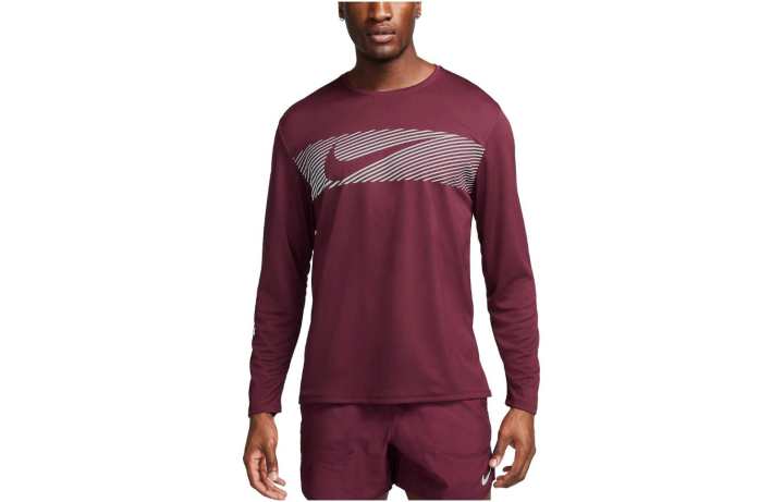 Nike Nike T Shirts Men's Burgundy Crew Neck Moderate Straight Fit