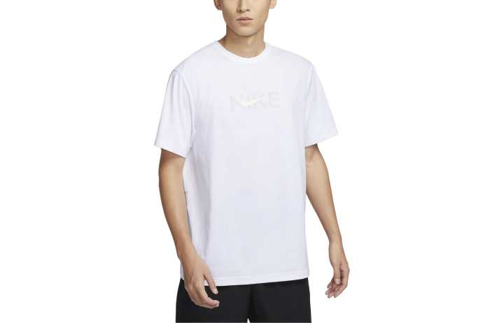 Nike Nike T Shirts Men's White Crew Neck Moderate Straight Fit