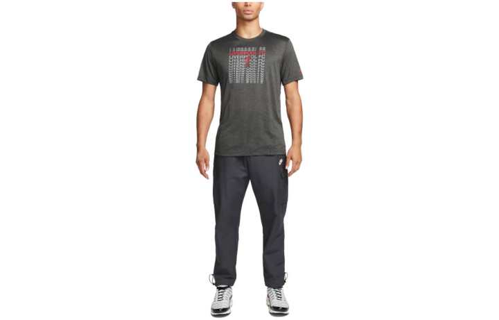 Nike Nike T Shirts Men's Black Crew Neck Moderate Straight Fit