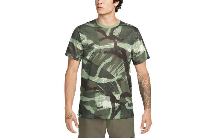 Nike Nike T Shirts Men's Green Crew Neck Moderate Straight Fit