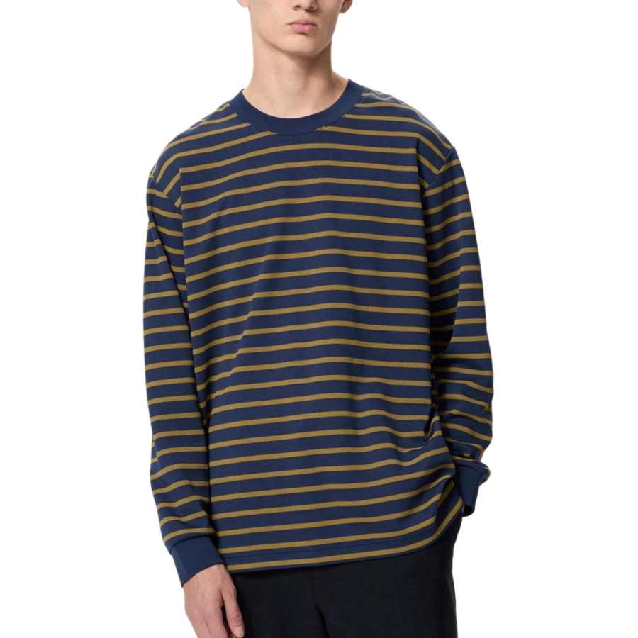 UNIQLO T Shirt Unisex Navy Blue