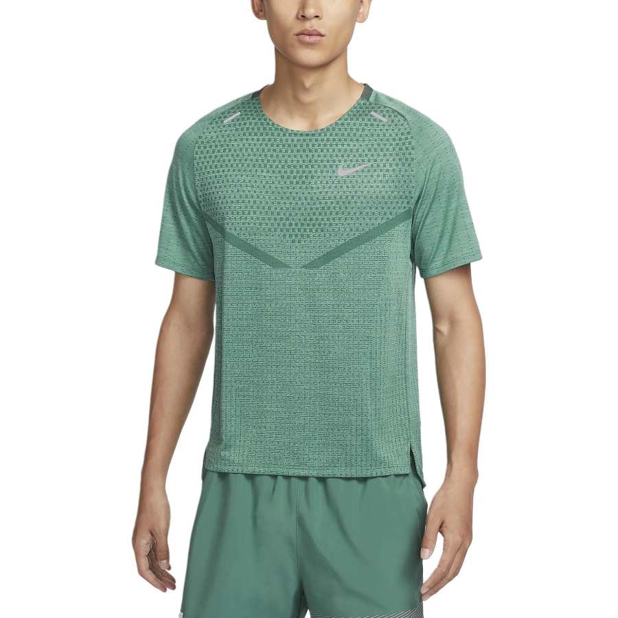 Nike Nike T Shirts Men's Green Crew Neck Moderate Straight Fit