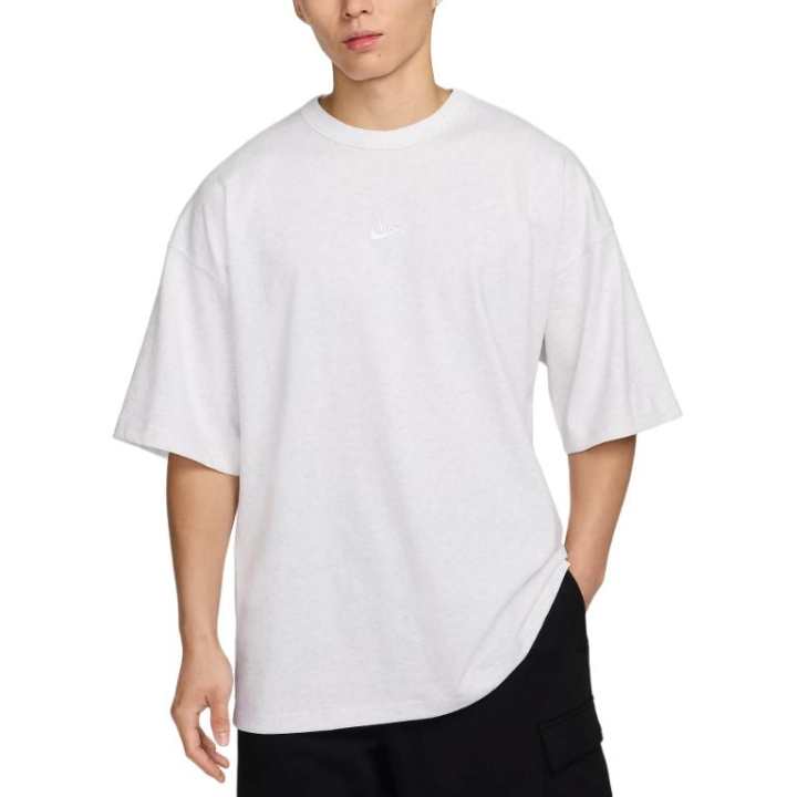 Nike Nike T Shirts Men's White Crew Neck Moderate Straight Fit