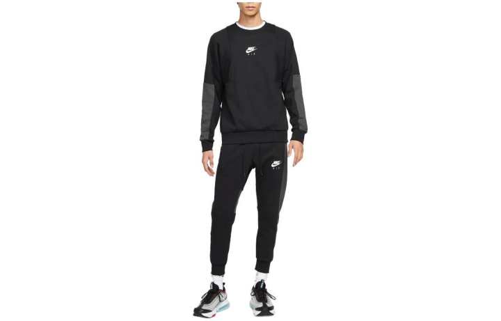 Nike Nike Sweatshirts Men's Black Crew Neck Moderate Regular
