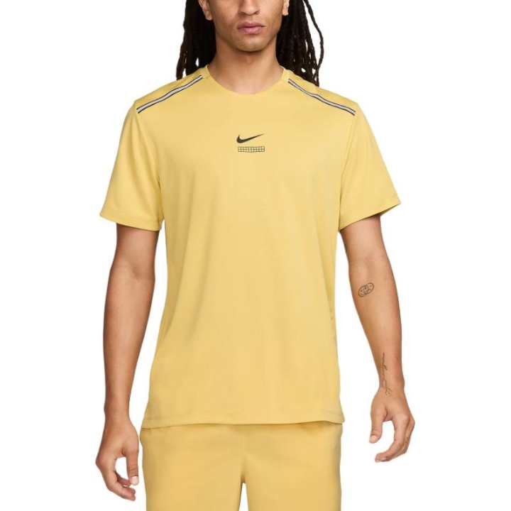 Nike Nike T Shirts Men's Saturn Gold Crew Neck Moderate